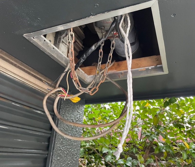 電動シャッター　開閉機交換工事