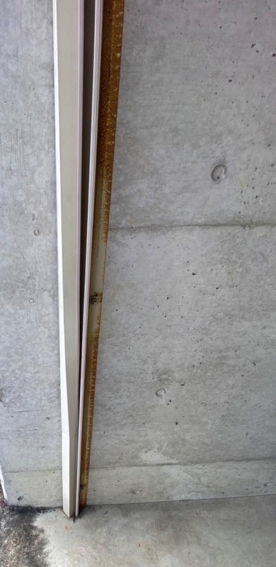 ガイドレール　補修作業