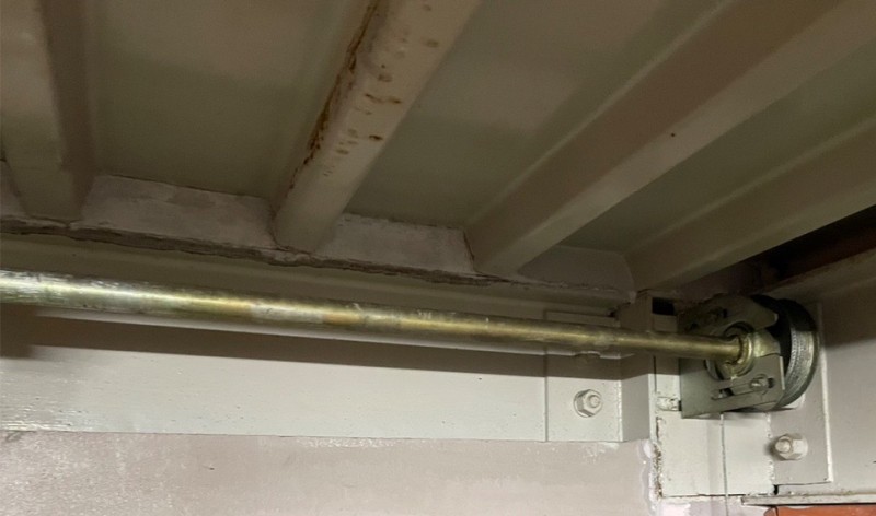 オーバードア　スプリング交換工事