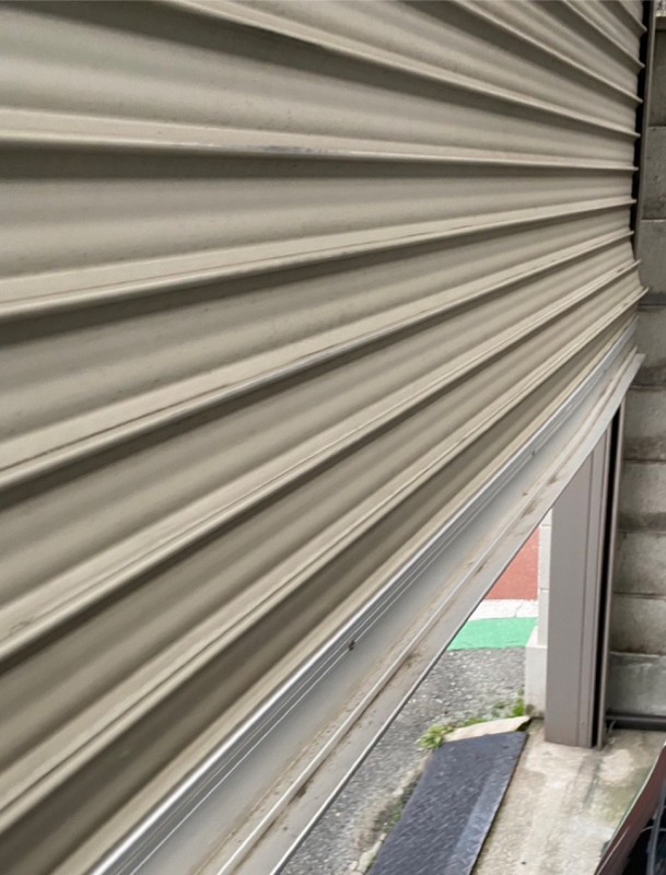 スラット脱線復旧作業