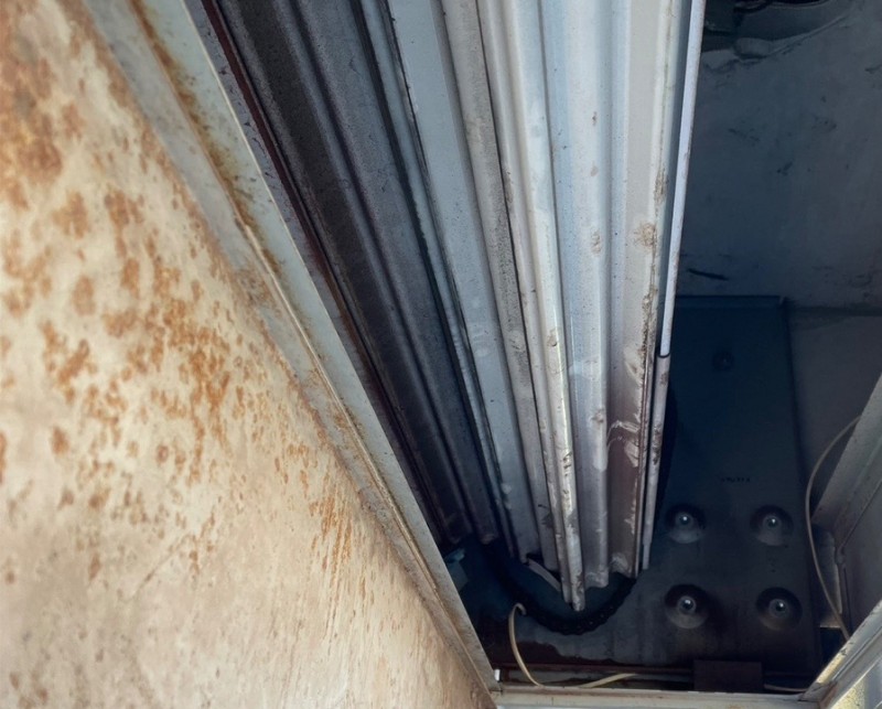 電動シャッター　開閉機交換工事