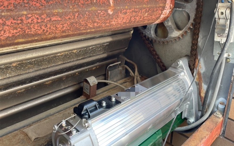 電動シャッター　開閉機交換工事