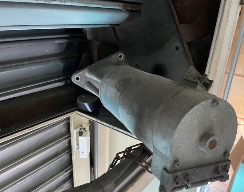 電動シャッター　開閉機交換工事