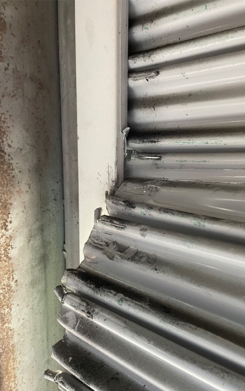 スラット脱線復旧作業