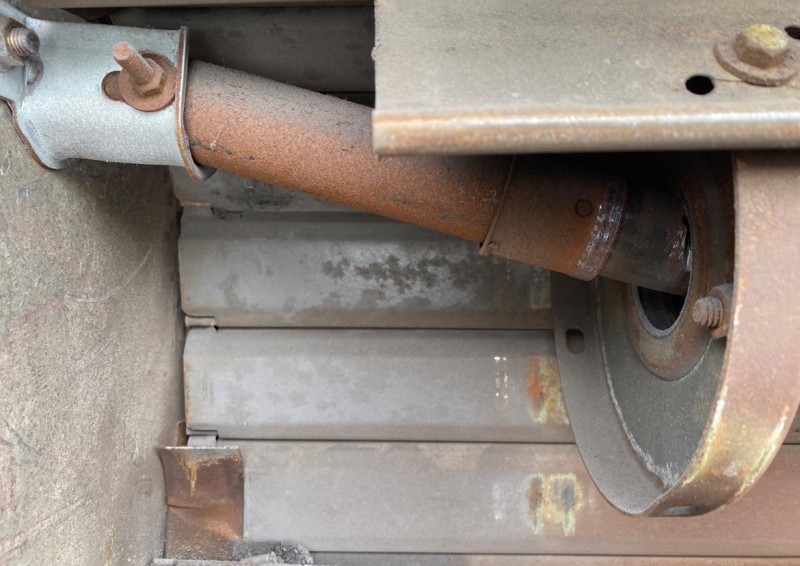 手動シャッター　シャフト修理