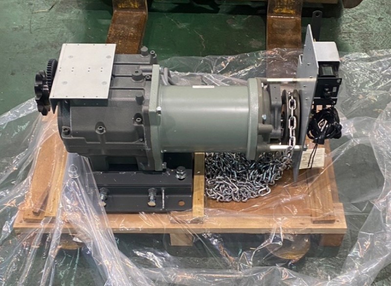 電動シャッター　開閉機交換工事