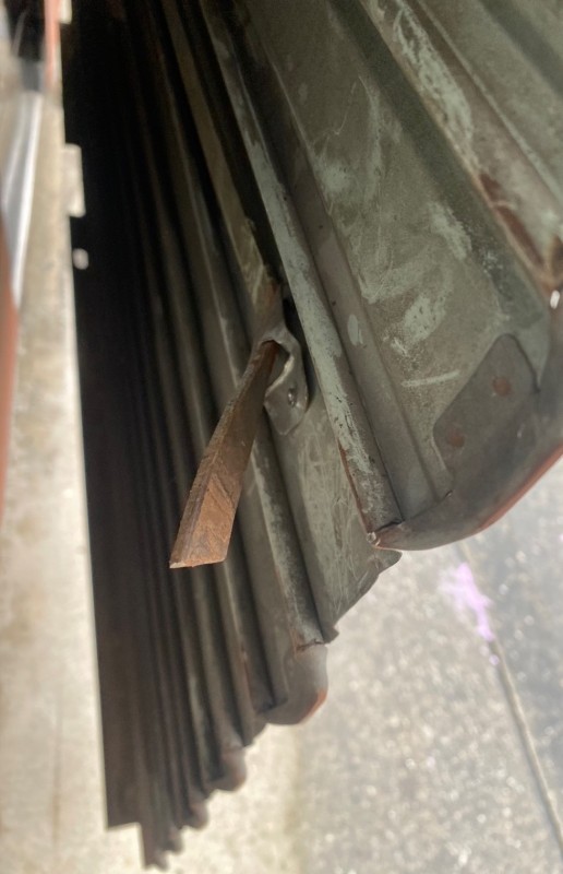 手動シャッター　内外錠交換作業