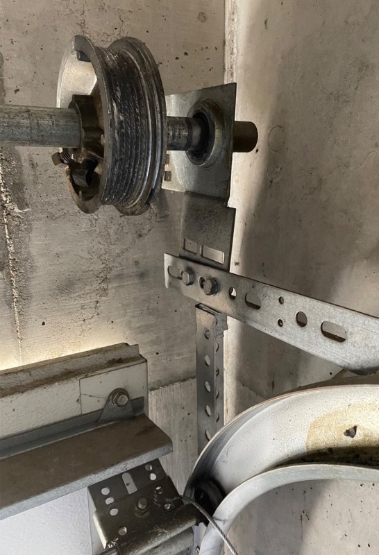 オーバードアシャッター　リフトマスター　バネ・ワイヤー交換