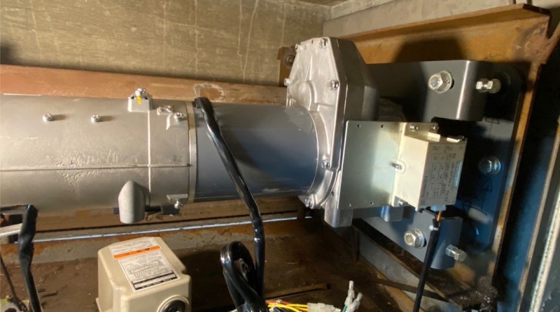 電動シャッター　開閉機交換工事