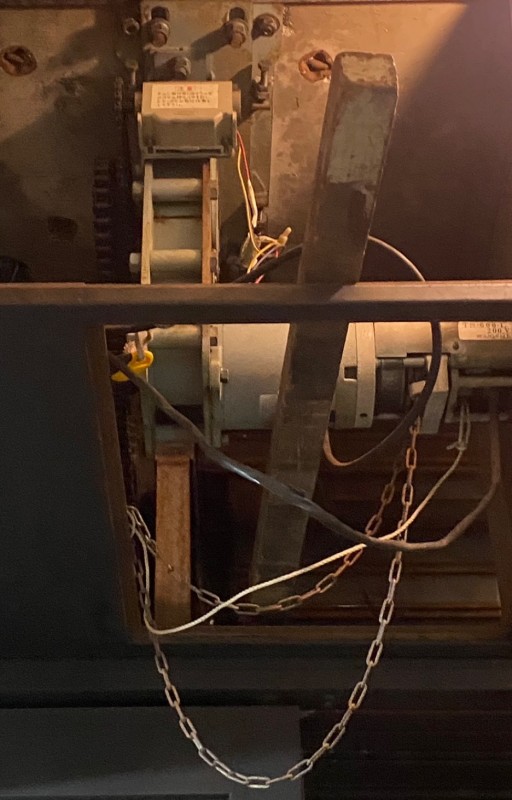 電動シャッター　開閉機交換・吊元交換工事