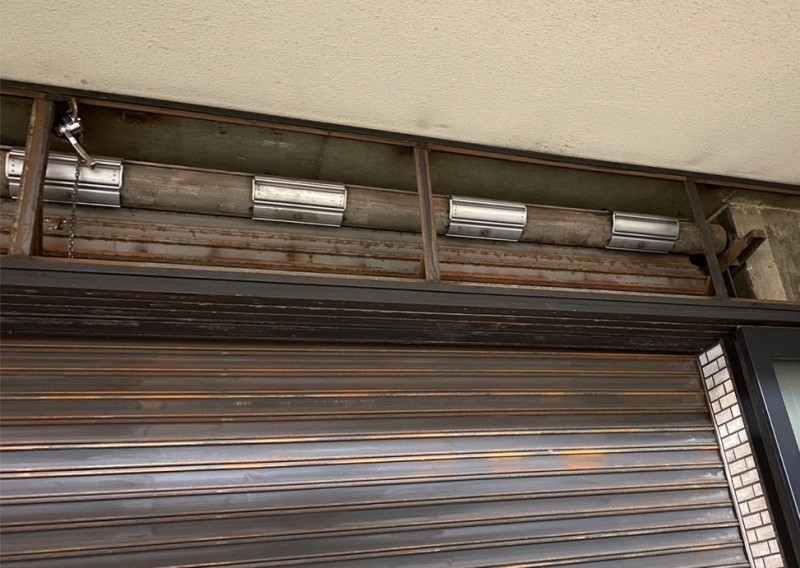 電動シャッター　開閉機交換・吊元交換工事