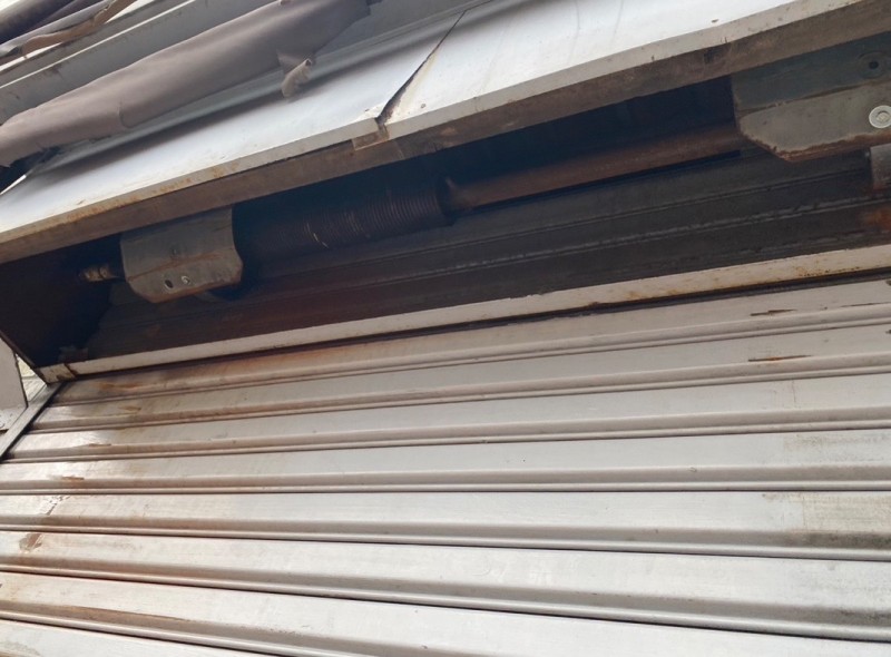 手動シャッター　シャフト修理