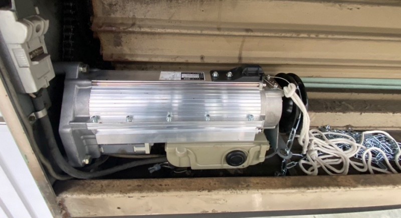 電動シャッター　開閉機交換工事