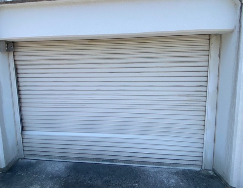 電動シャッター　スラット脱線復旧作業