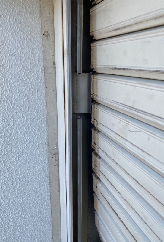 電動シャッター　スラット脱線復旧作業