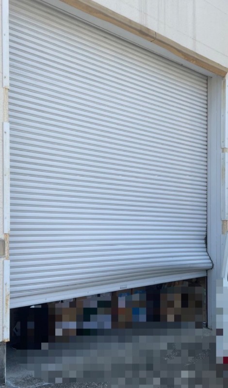 電動シャッター　スラット脱線復旧作業