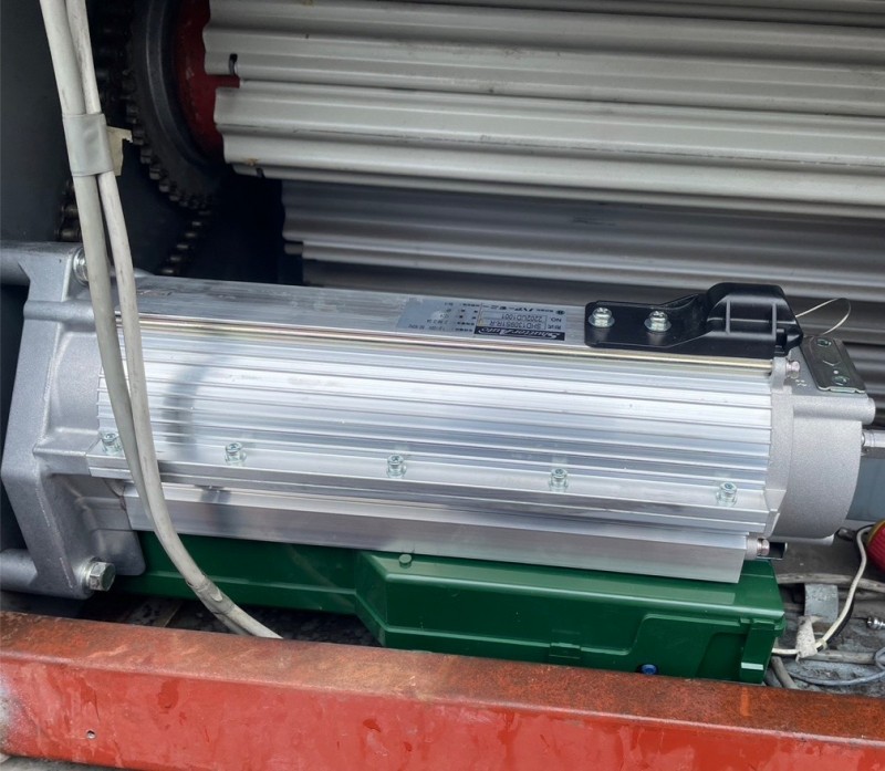 電動シャッター　開閉機交換工事