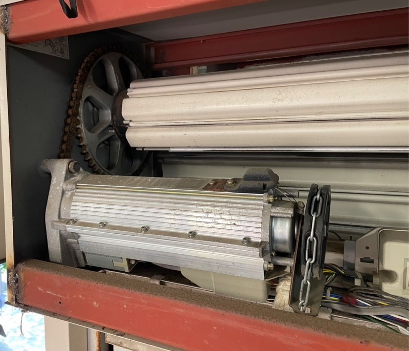 電動シャッター　開閉機交換工事