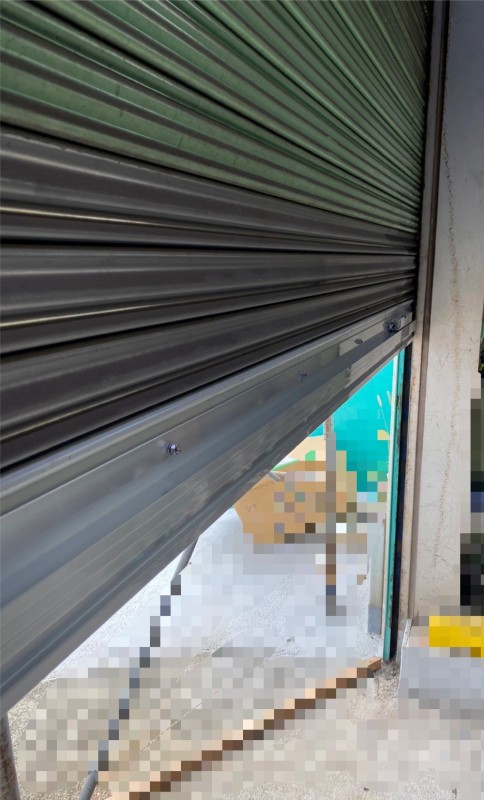 電動シャッター　開閉機・障害物検知座板　交換工事