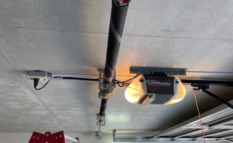 電動　オーバードア　開閉機のベルト交換