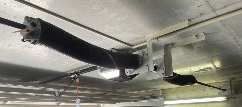 リフトマスター　開閉機交換・パネル補修作業