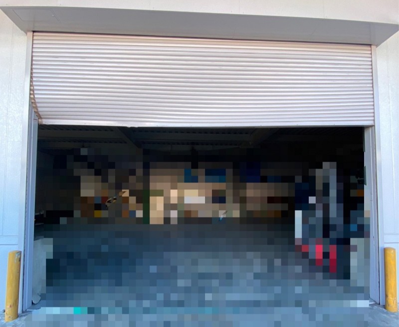 電動シャッター　スラット脱線復旧作業