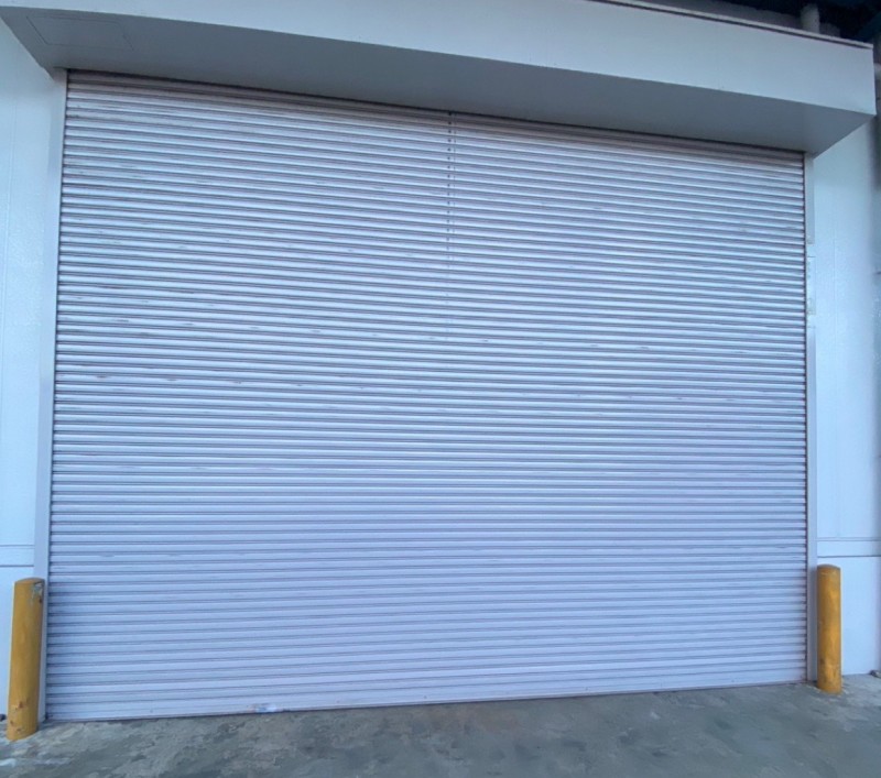 電動シャッター　スラット脱線復旧作業