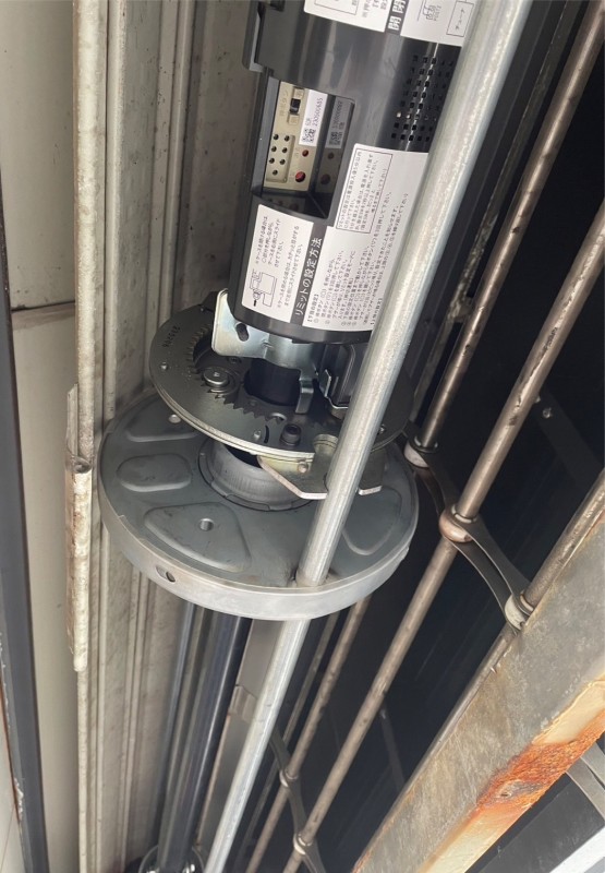 電動シャッター　バネ併用電動開閉機交換工事