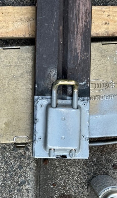 手動シャッター　中柱修理