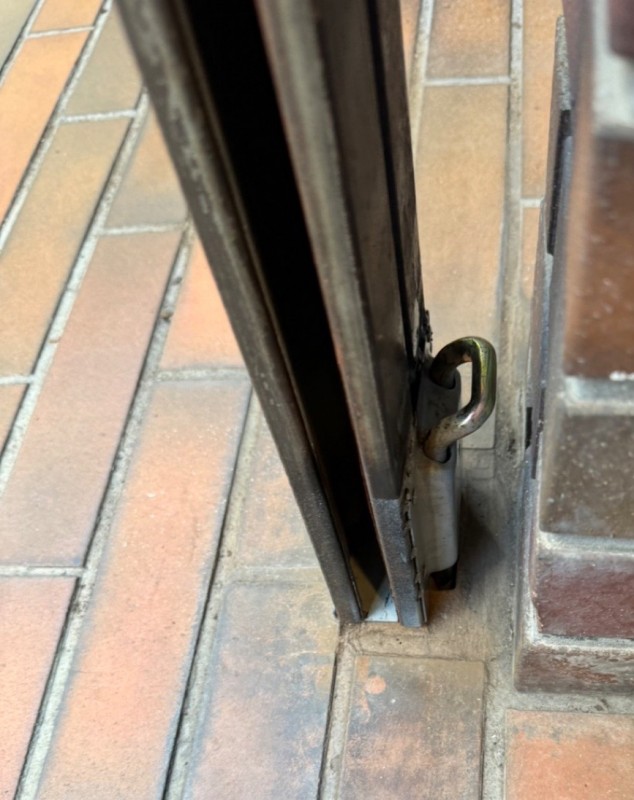 手動シャッター　中柱修理