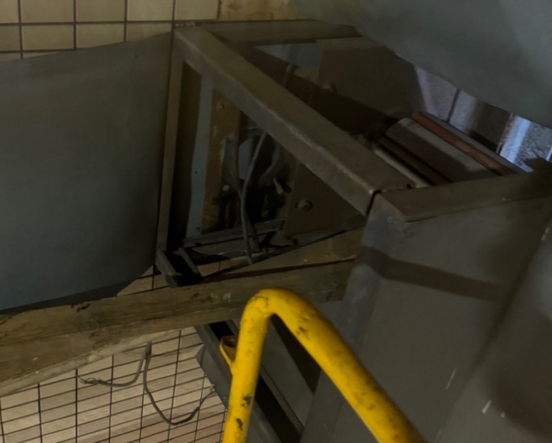 電動シャッター　開閉機交換工事