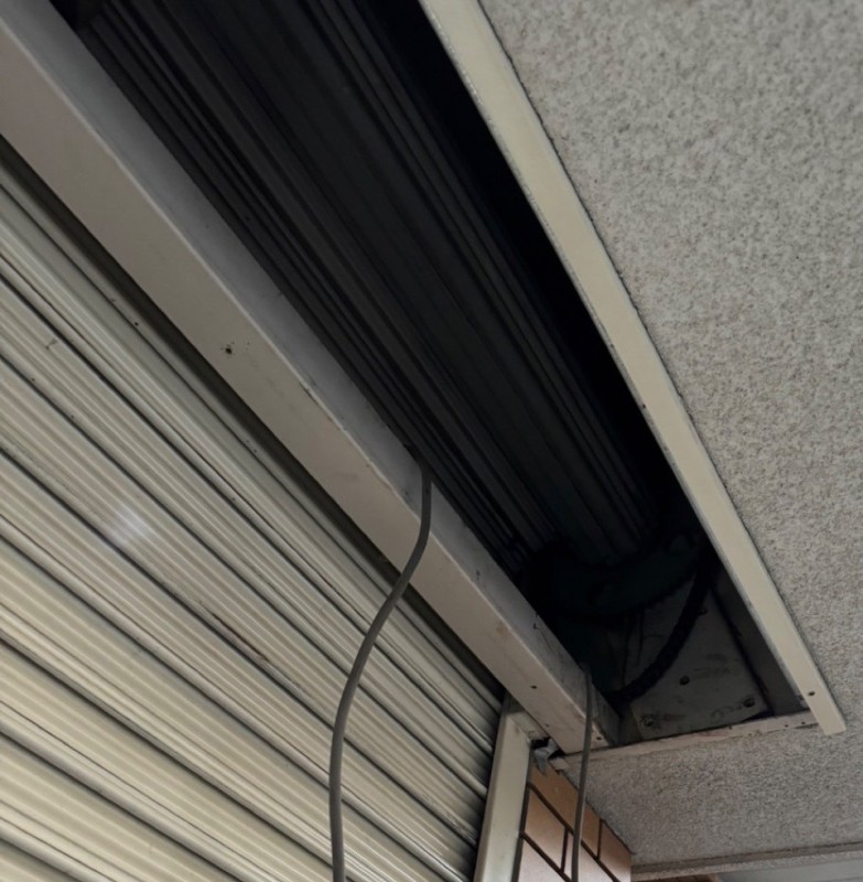 電動シャッター　開閉機交換工事