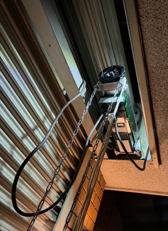 電動シャッター　開閉機交換工事