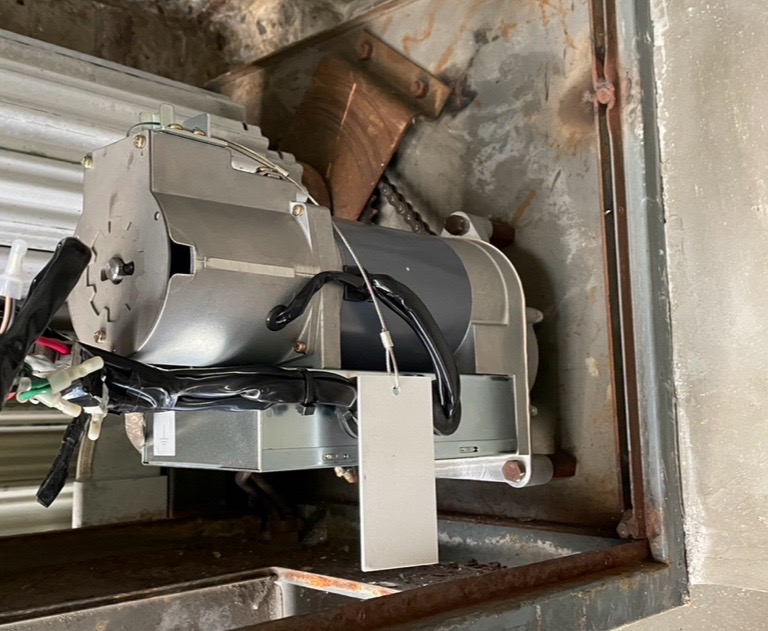 電動シャッター　開閉機交換工事