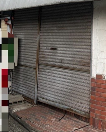 手動シャッター　スラット部分交換・中柱修理