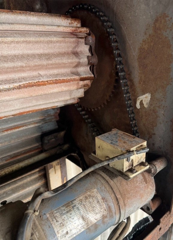 電動開閉機　ローラーチェーン交換