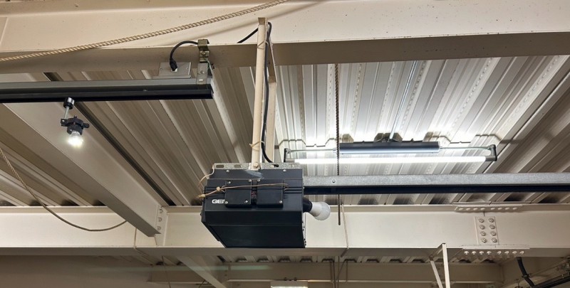 電動オーバードアシャッター　開閉機・レール交換