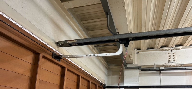 電動オーバードアシャッター　開閉機・レール交換