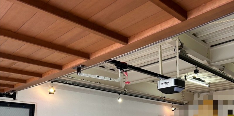 電動オーバードアシャッター　開閉機・レール交換