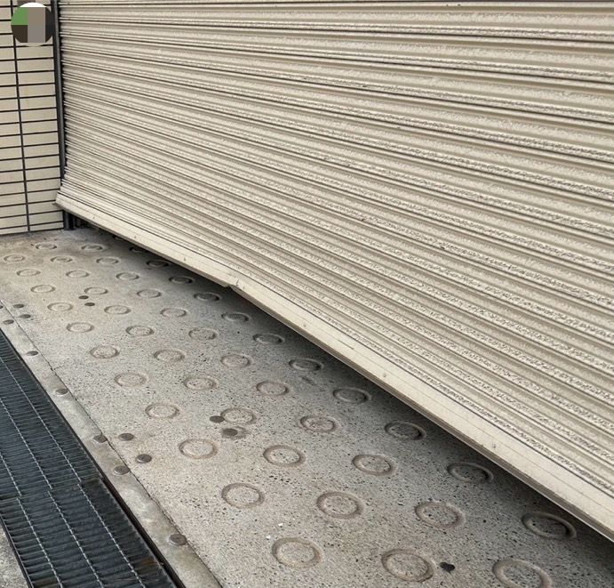 電動シャッター　スラット脱線復旧・座板補修作業