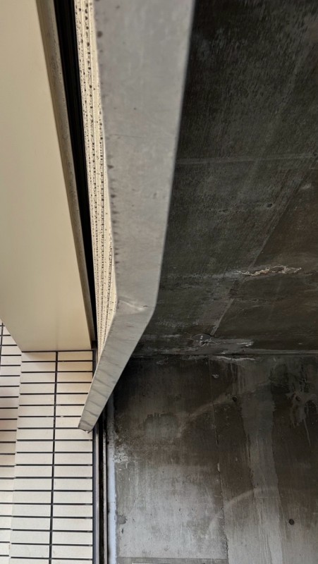 電動シャッター　スラット脱線復旧・座板補修作業