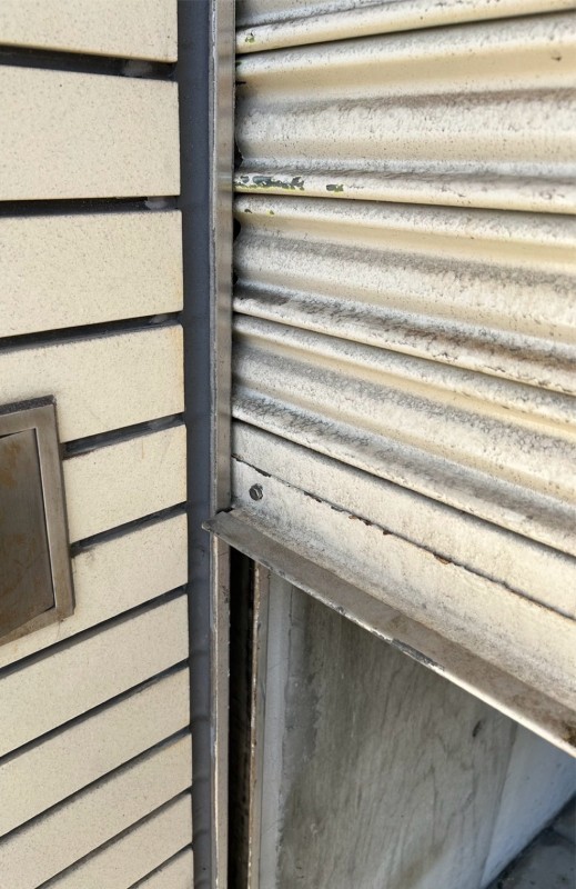 電動シャッター　スラット脱線復旧・座板補修作業