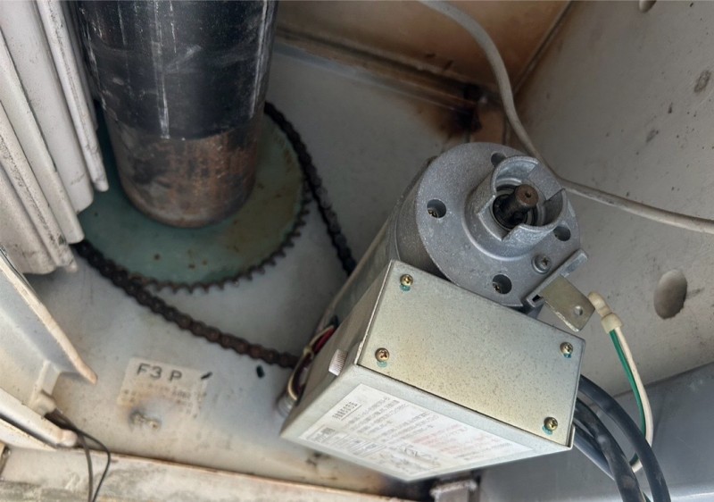 電動シャッター　開閉機交換工事