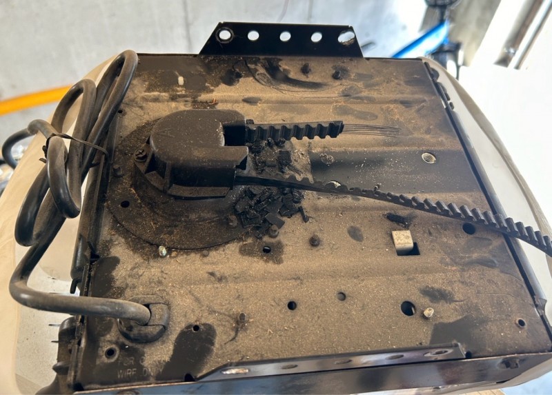 オーバードアシャッター　電動開閉機交換