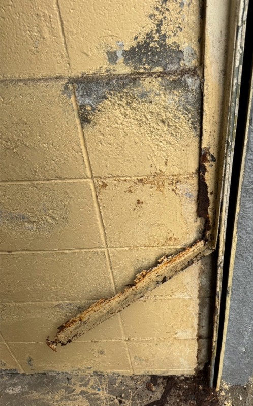 ガイドレール　補修作業