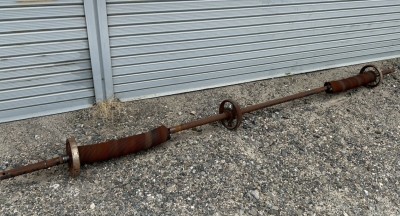 車庫　手動シャッター　シャフト交換工事