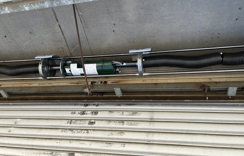 店舗　電動シャッター　開閉機交換工事