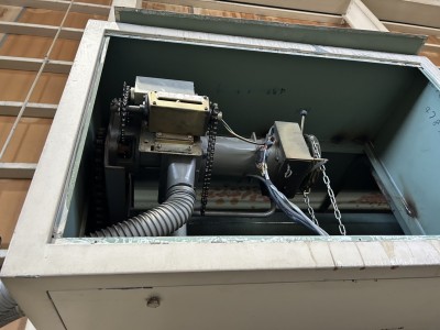 電動シャッター　開閉機・非常電源装置　交換工事