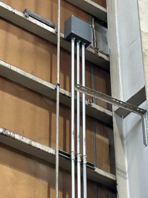 電動シャッター　開閉機・非常電源装置　交換工事