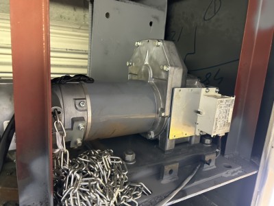 倉庫　電動シャッター　開閉機・非常電源装置交換工事